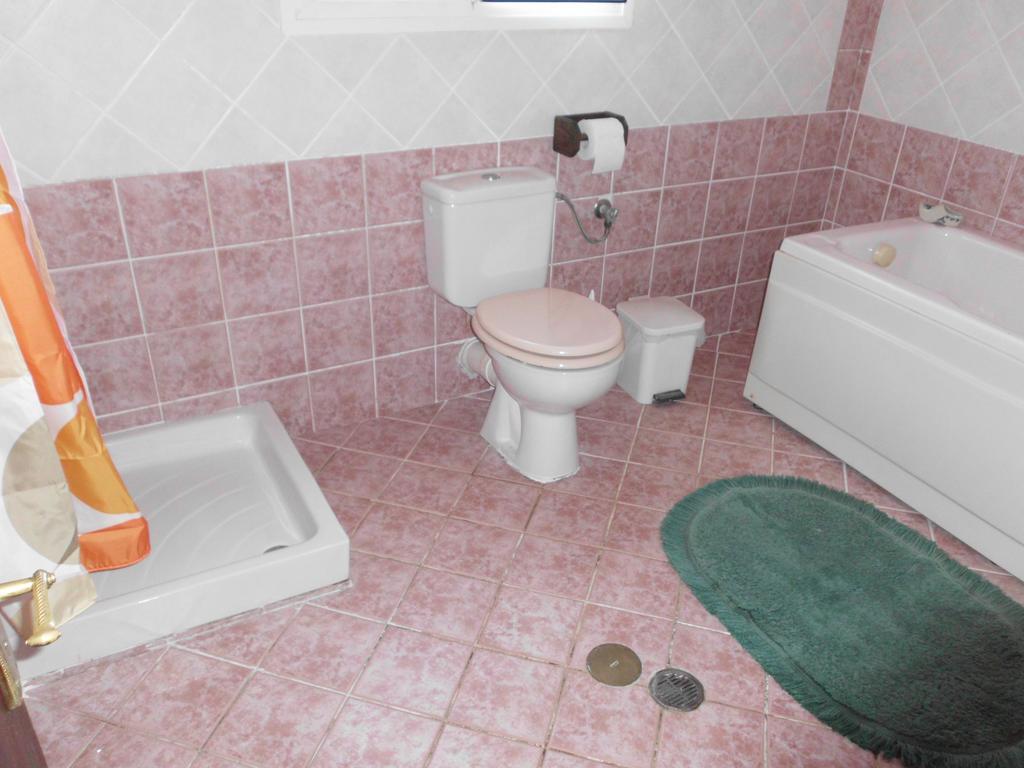 Tom'S House Apartment Skriperon Bagian luar foto