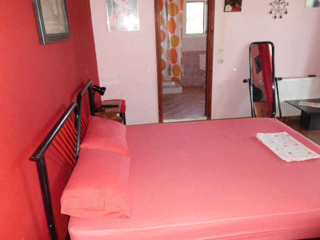 Tom'S House Apartment Skriperon Bagian luar foto