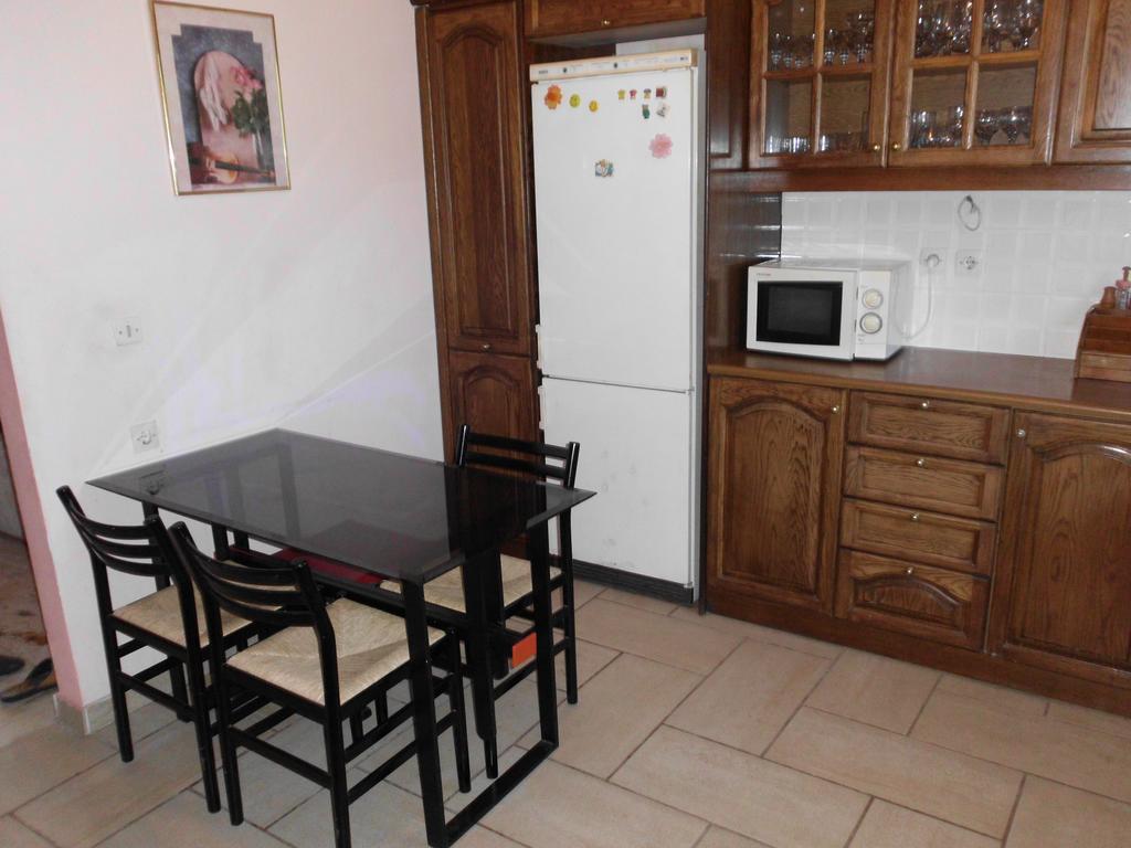 Tom'S House Apartment Skriperon Bagian luar foto