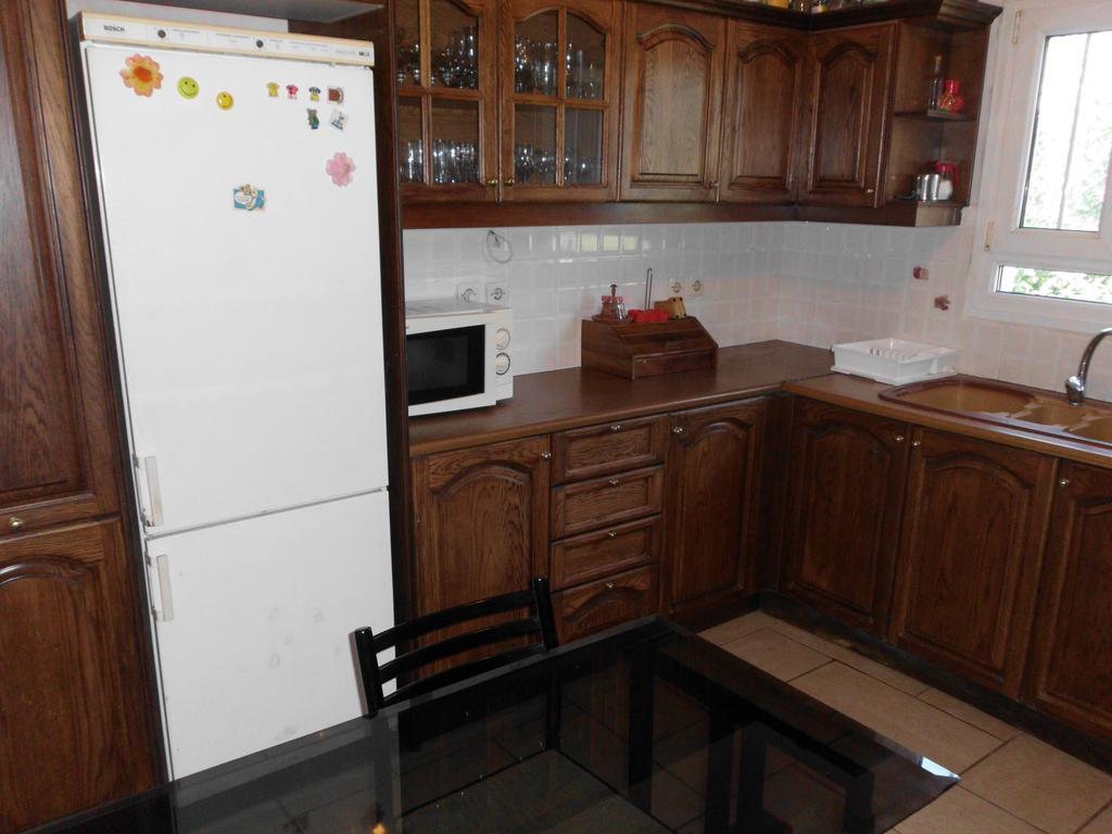 Tom'S House Apartment Skriperon Bagian luar foto