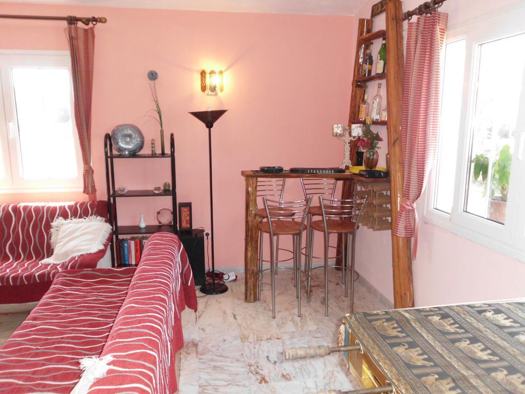 Tom'S House Apartment Skriperon Bagian luar foto