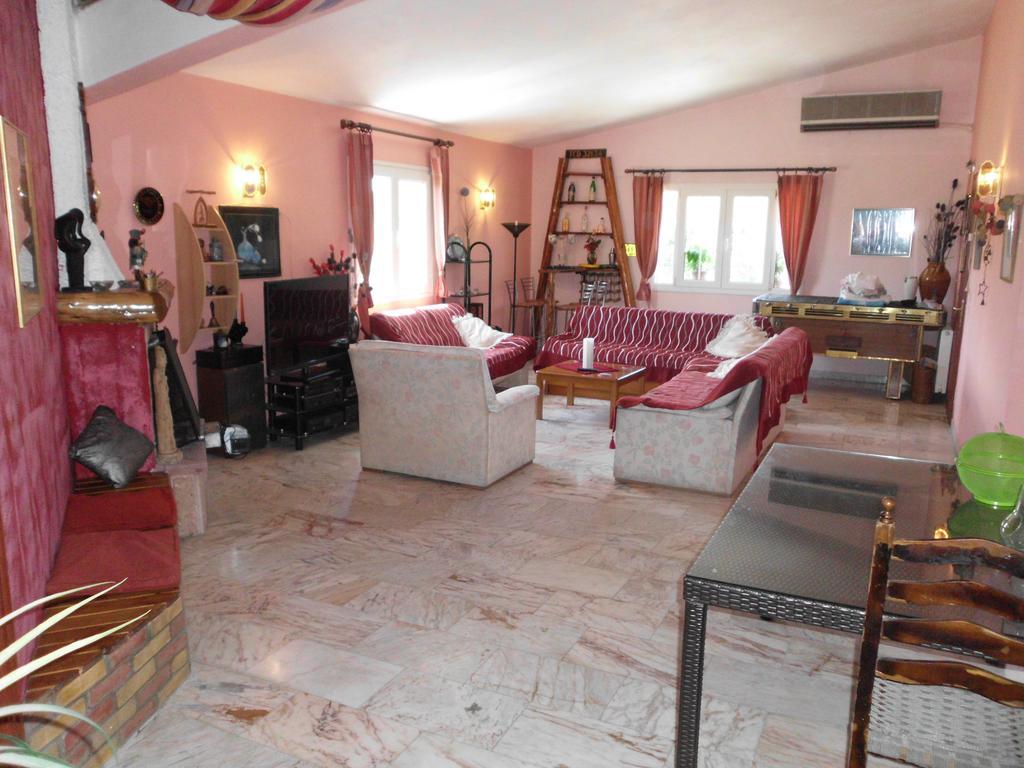Tom'S House Apartment Skriperon Bagian luar foto