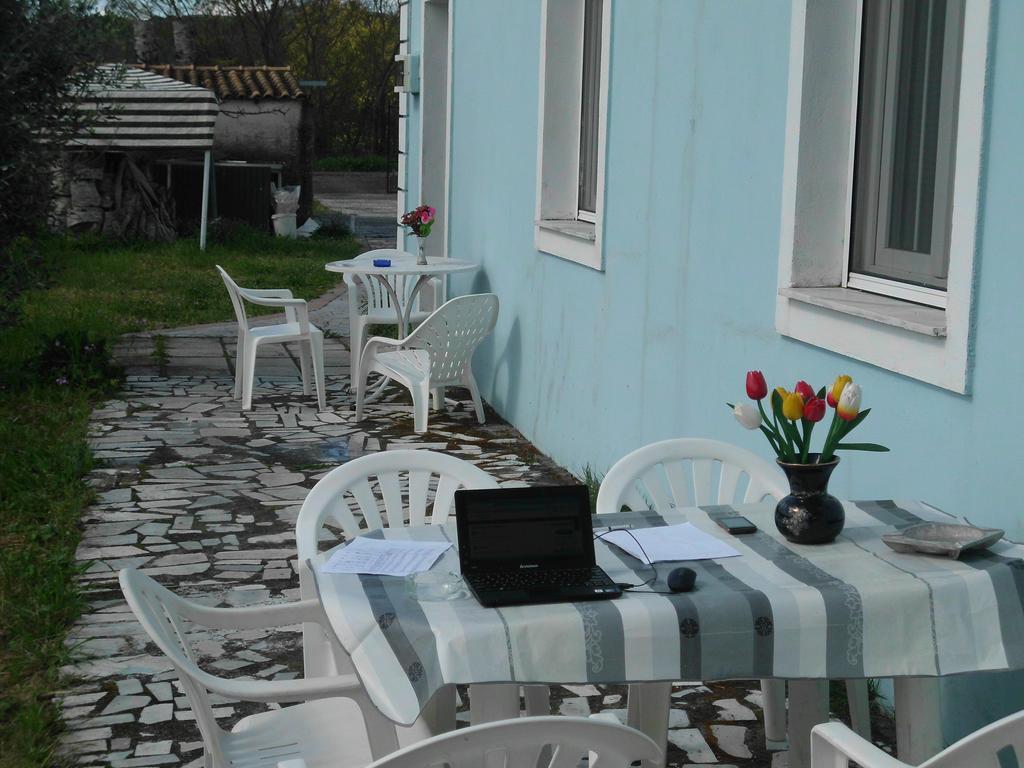 Tom'S House Apartment Skriperon Bagian luar foto