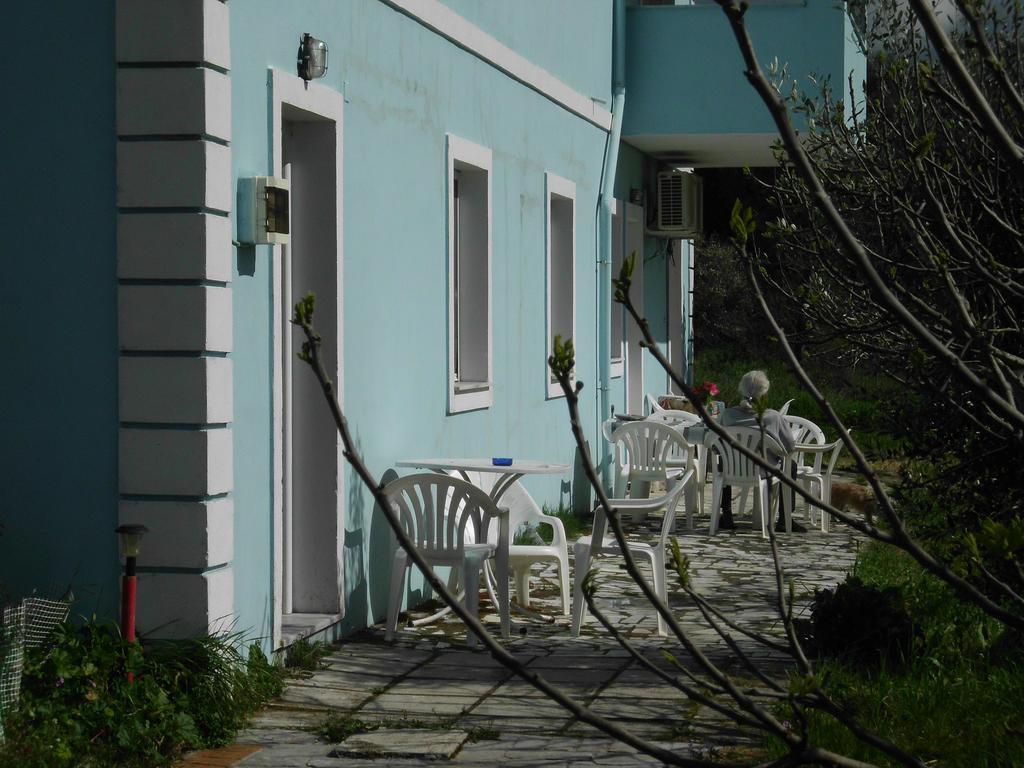 Tom'S House Apartment Skriperon Bagian luar foto