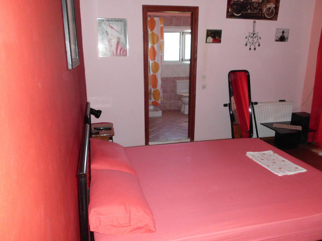 Tom'S House Apartment Skriperon Bagian luar foto