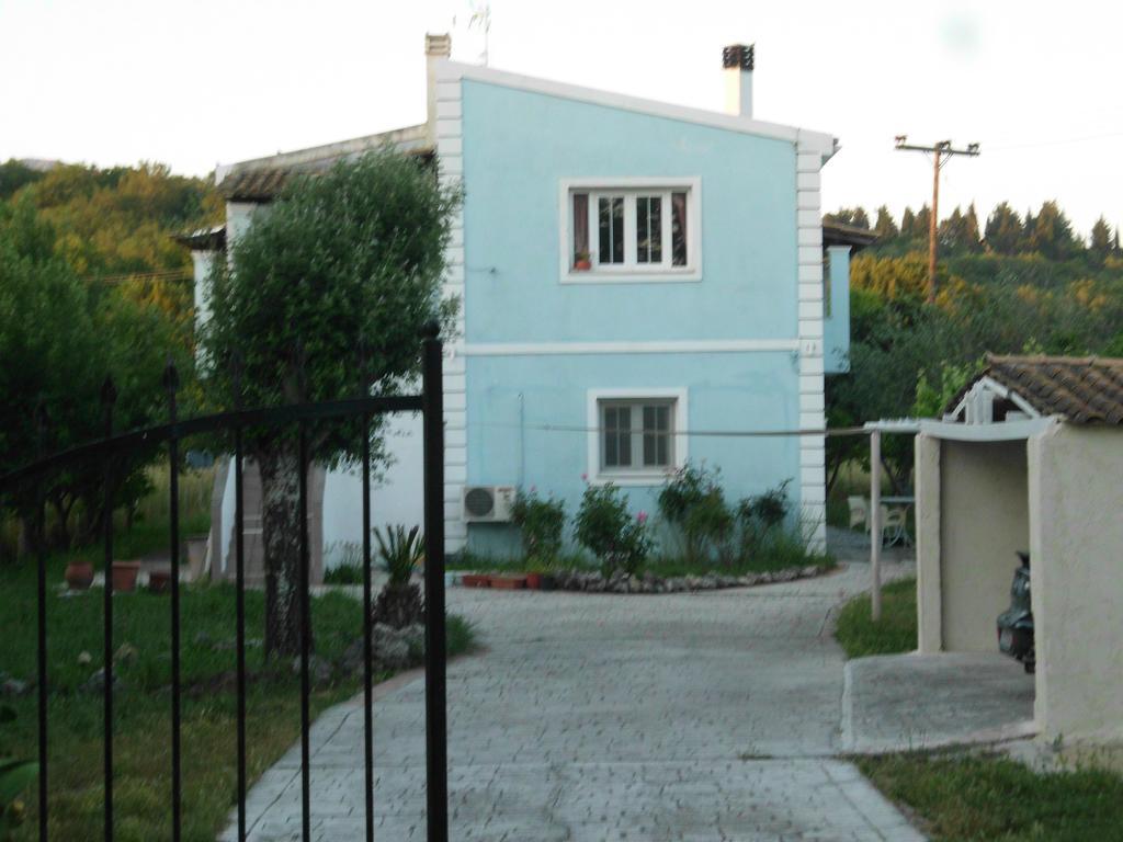 Tom'S House Apartment Skriperon Bagian luar foto