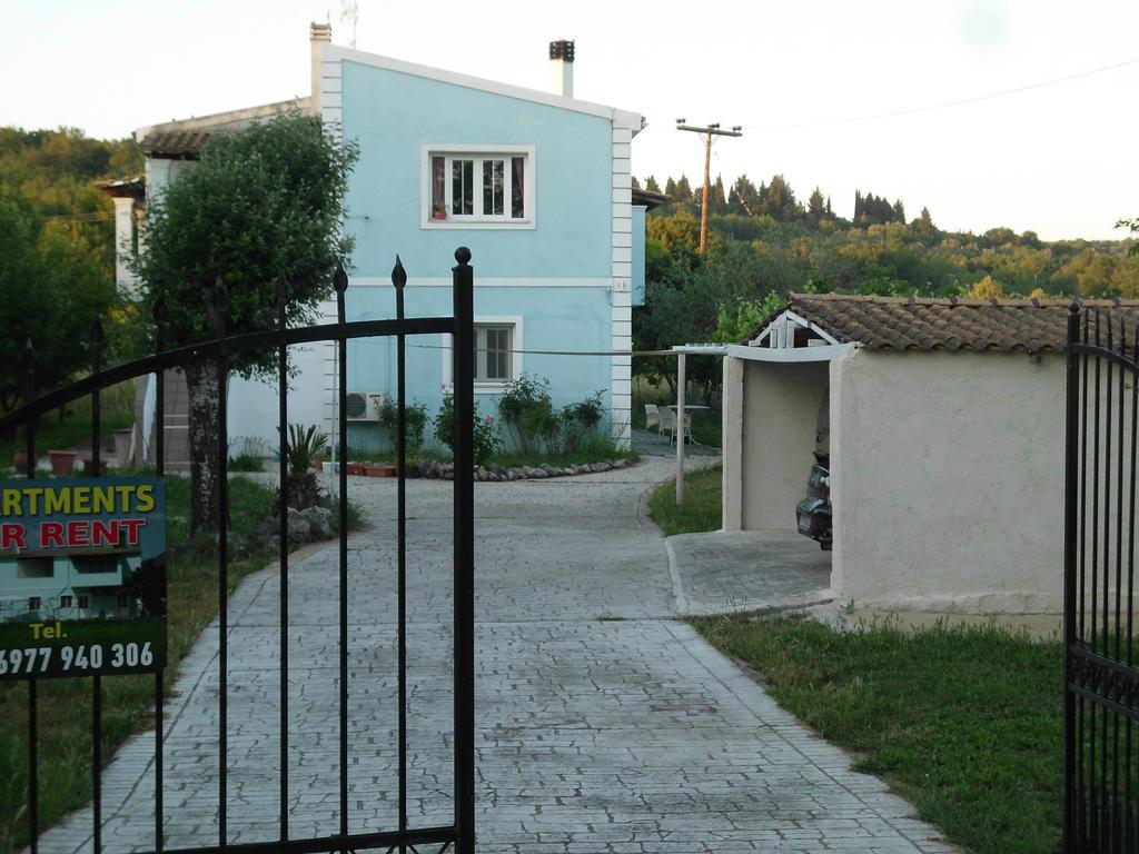 Tom'S House Apartment Skriperon Bagian luar foto