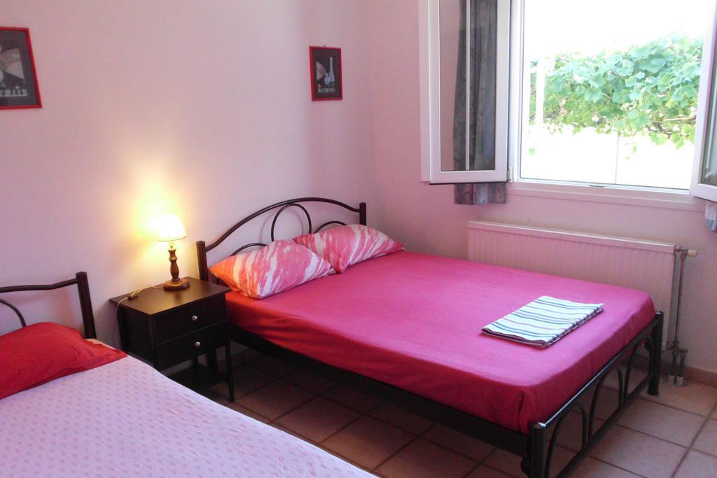 Tom'S House Apartment Skriperon Bagian luar foto