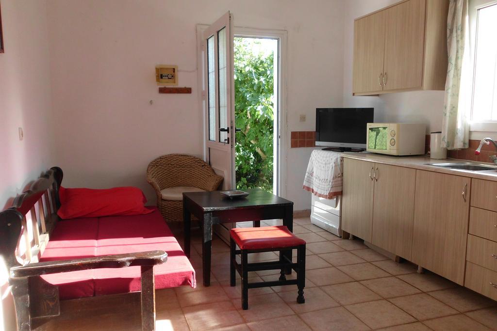 Tom'S House Apartment Skriperon Bagian luar foto